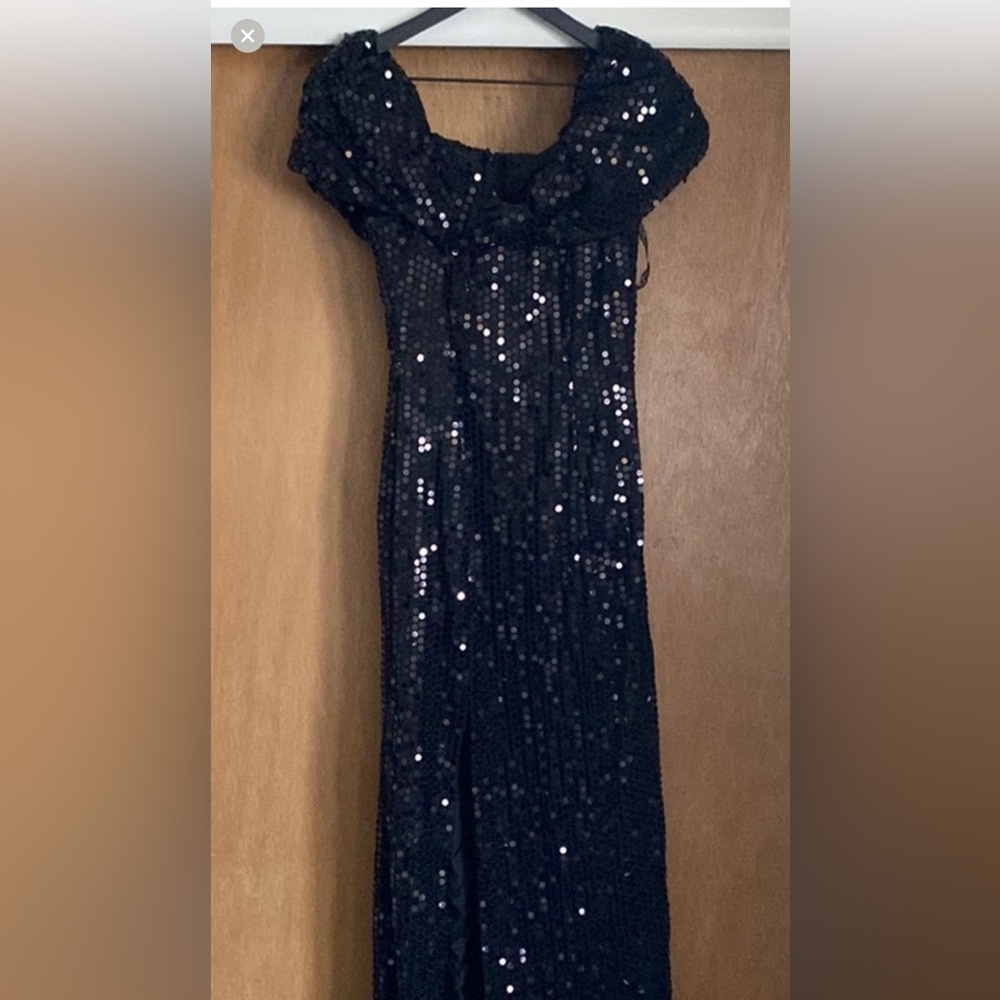 Night Moves Sequined Embellishments Gown Formal Party Dress Prom size 6